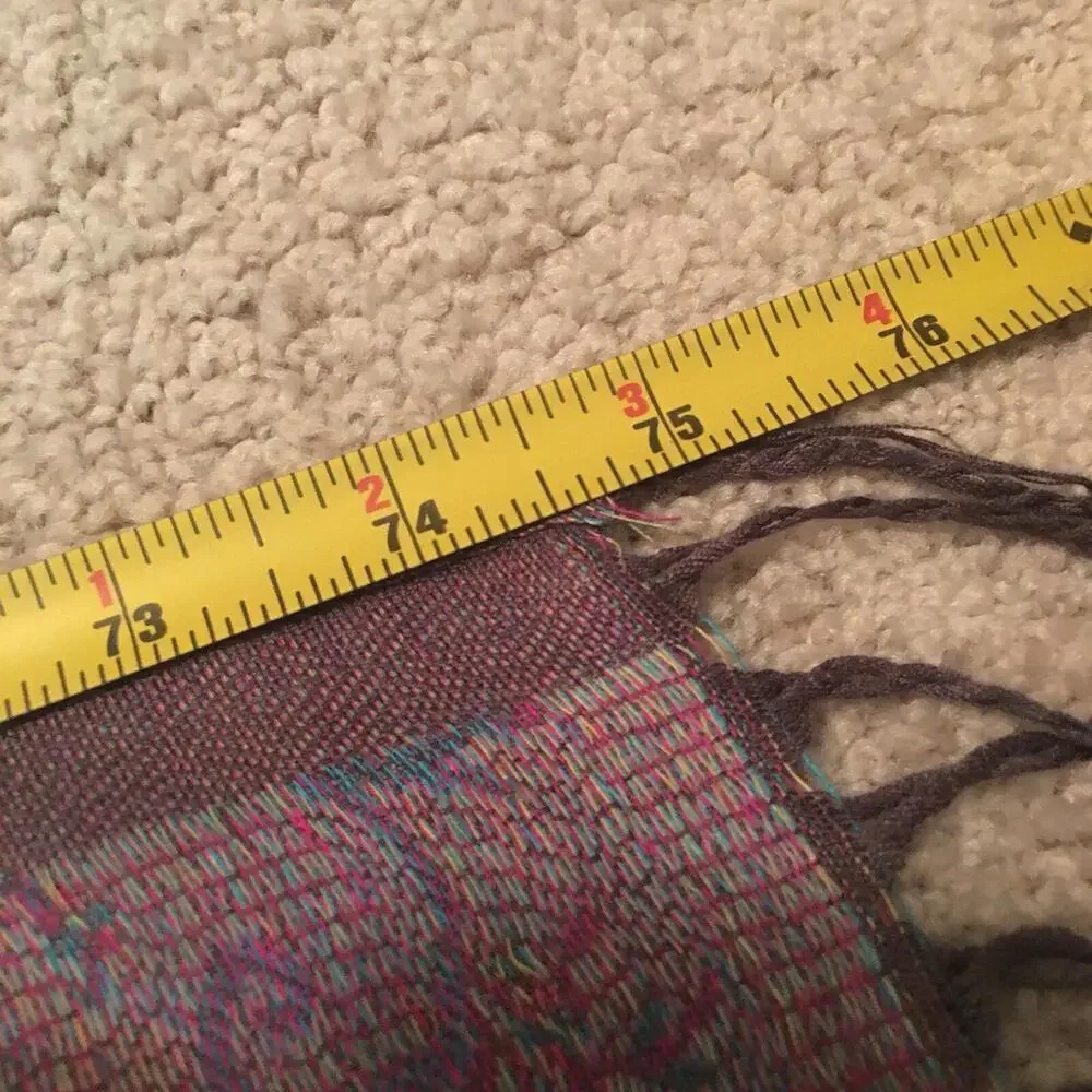 🥻Pretty Vintage Fringed scarf 100% Acrylic
